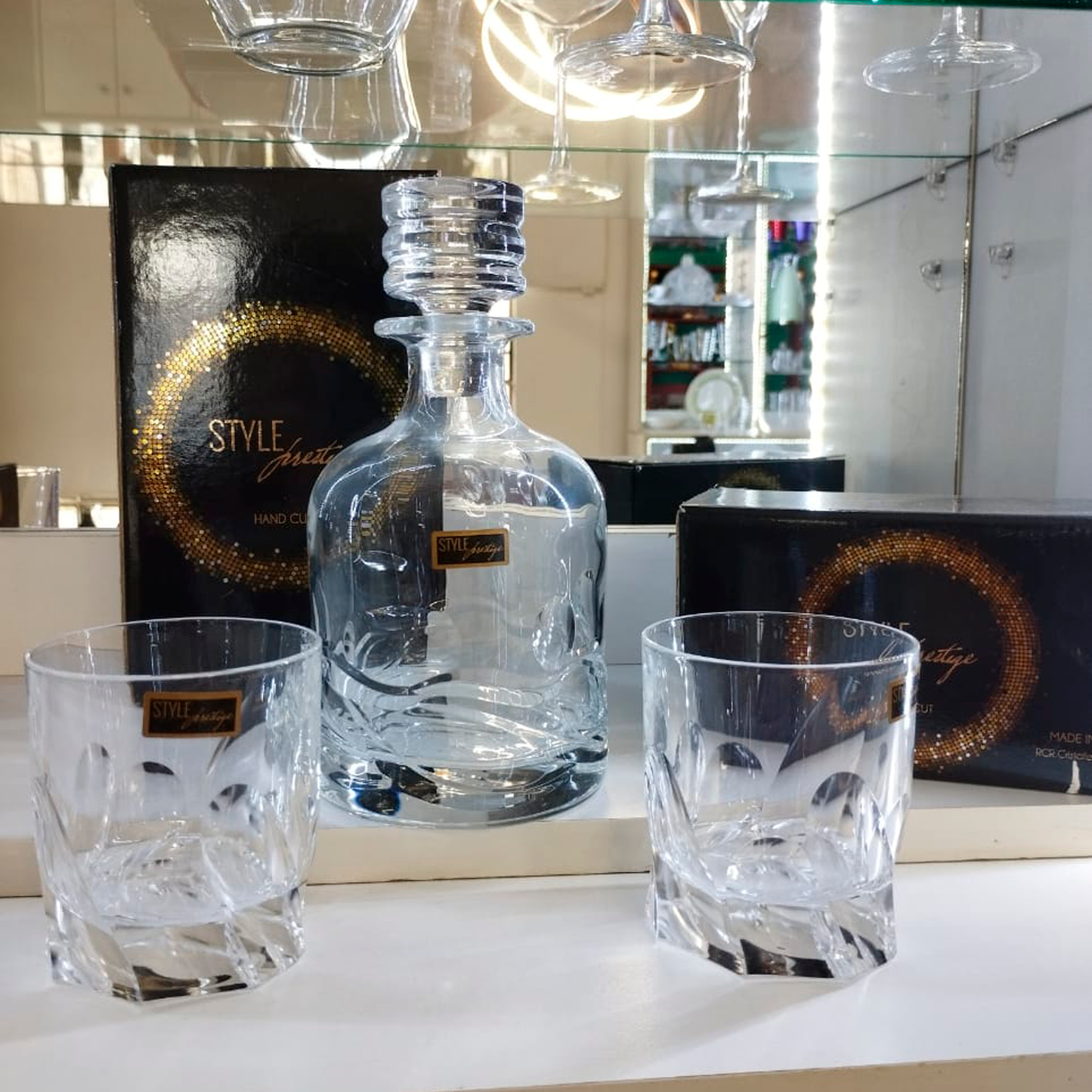 Whiskera de cristal tallado a mano. Cristalería Italiana.