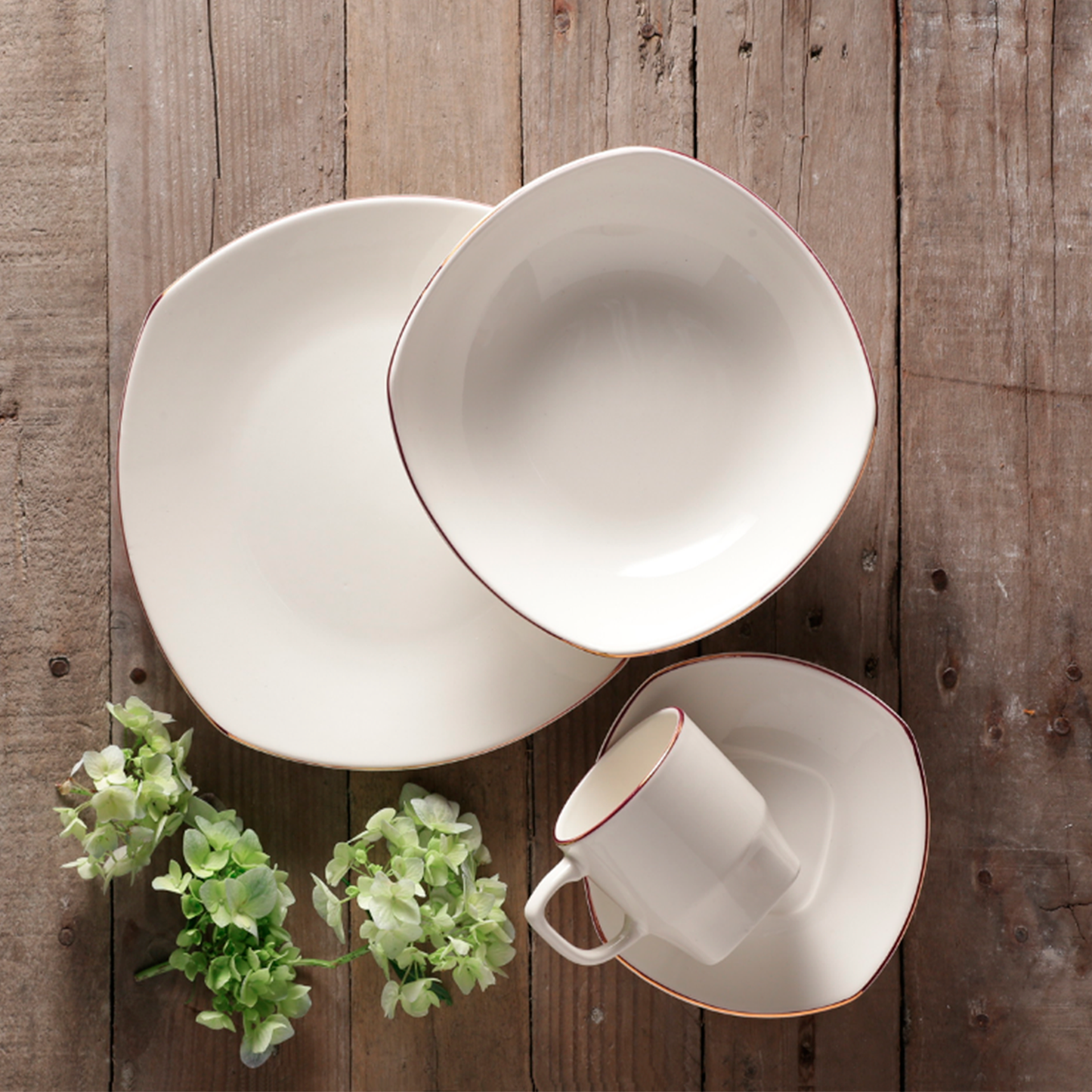 ZURICH - Filos Dorados | CORONA | 16 Piezas - 4 Personas