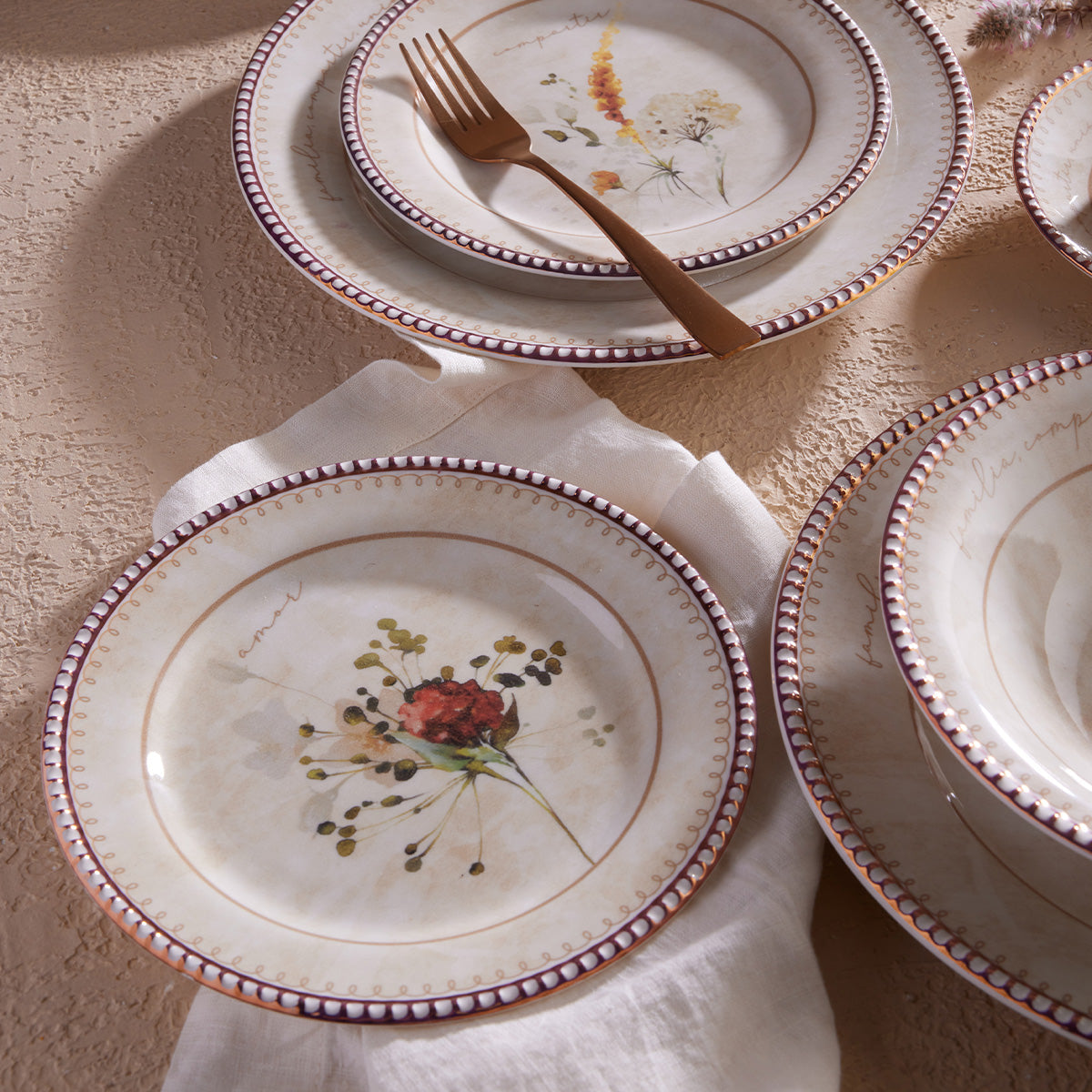 AMOUR - Filos Dorados | CORONA | 20 Piezas - 4 Personas