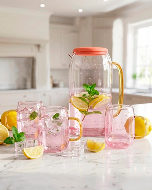 DEGRADÉ ROSADO Set jarra de vidrio borosilicato 1.5L con 4 jars / tazas. Color: incoloro/rosado con asas doradas - QOSMO PERU