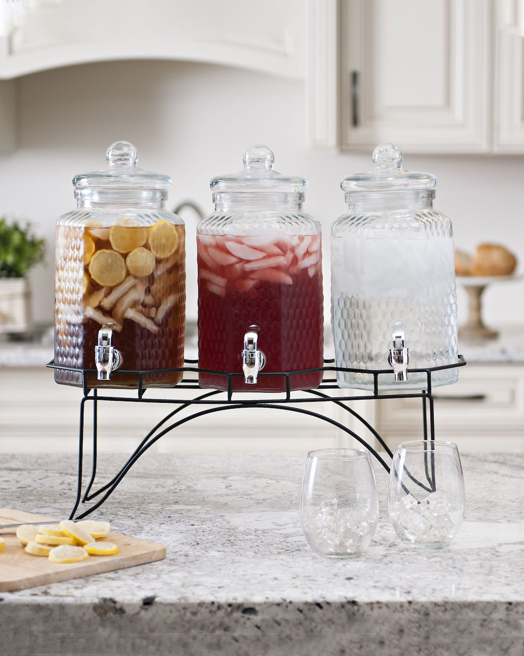 𝗗𝗥𝗜𝗡𝗞 𝗖𝗟𝗨𝗕 𝟭𝟮 𝗟𝘁𝘀. - Dispensador de 3 envases (4 Lts c/u) con soporte de metal.