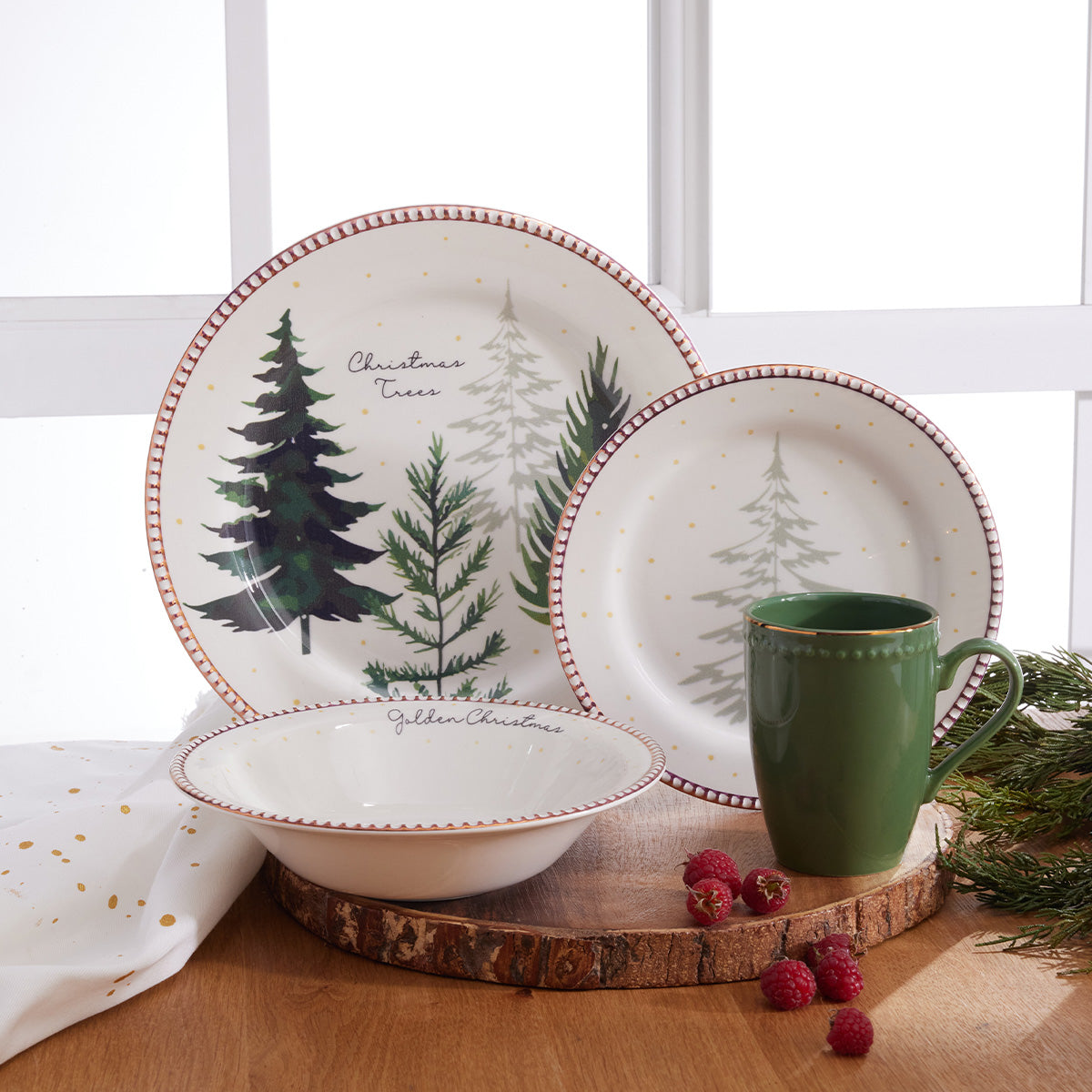 Vajilla Navidad GOLDEN CHRISTMAS con bordes dorados - 16 Piezas | Diseño de Pinos