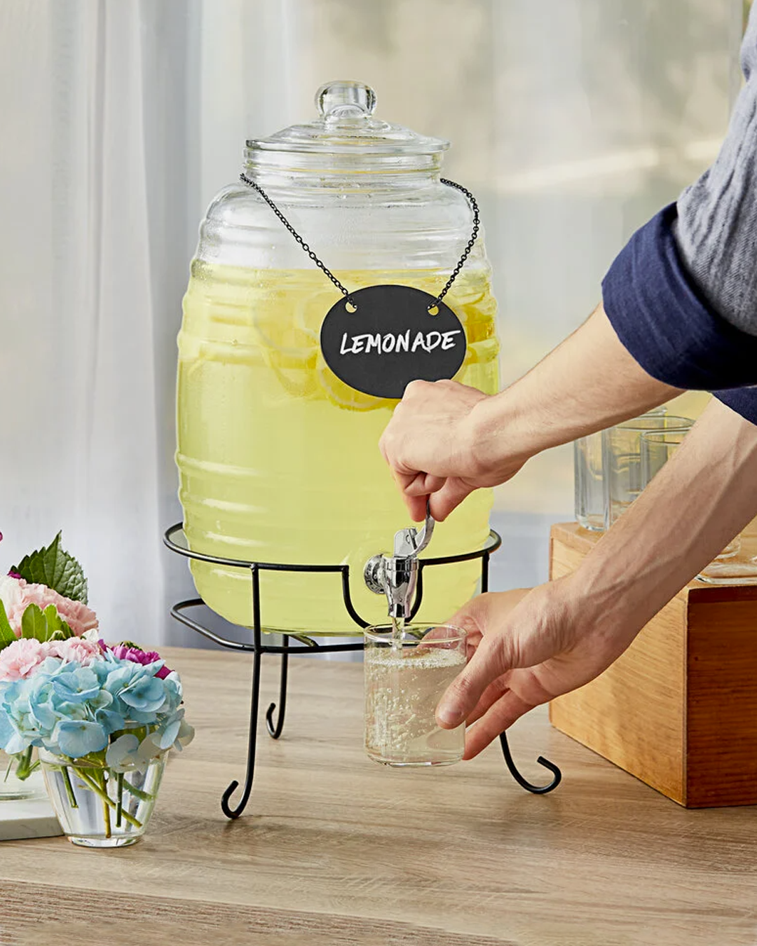 𝗥𝗜𝗡𝗚𝗢 𝟭𝟬 𝗟𝘁𝘀. - Dispensador de vidrio con soporte de metal.