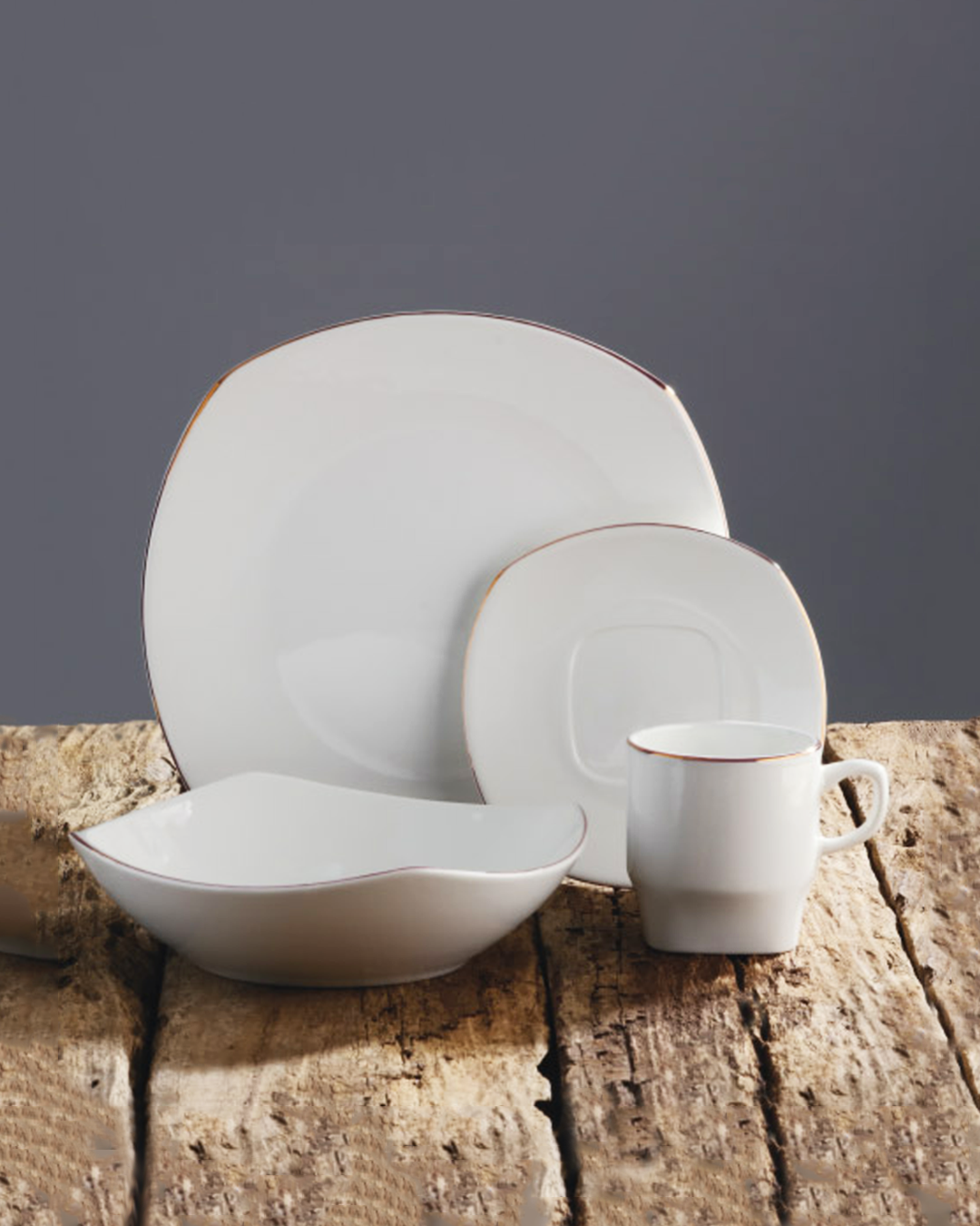 ZURICH - Filos Dorados | CORONA | 16 Piezas - 4 Personas