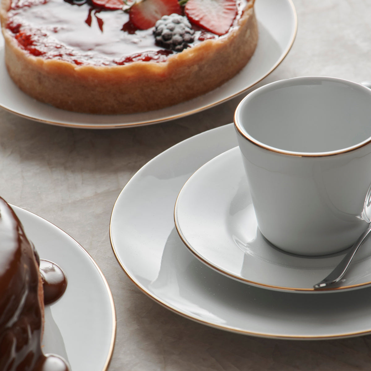 Set de té de porcelana Tramontina línea recta con filo dorado, 
6 tazas y 6 platillos - QOSMOPERU