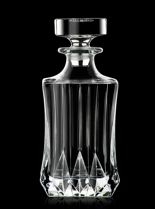 ADAGIO - Whiskera / Licorera. Cristal tallado.